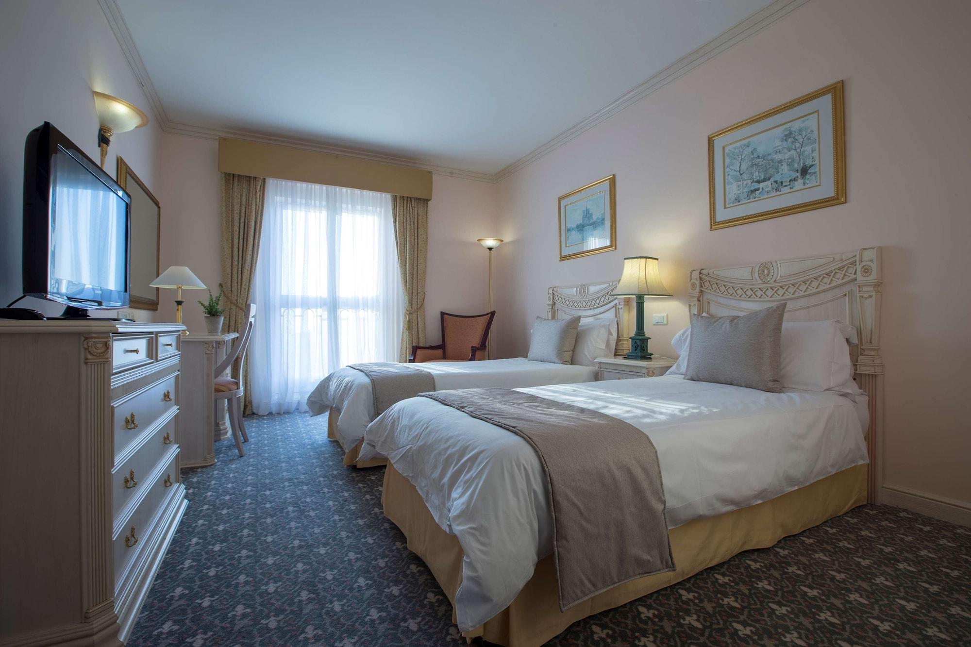 Hotel Le Vendome Cape Town Eksteriør bilde A room at the hotel