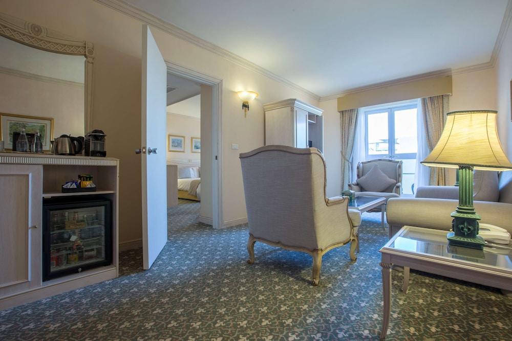 Hotel Le Vendome Cape Town Eksteriør bilde A suite at the hotel