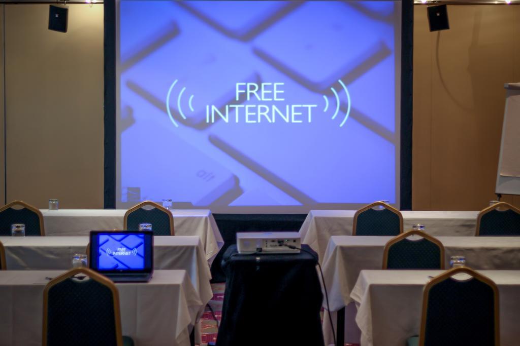 Hotel Le Vendome Cape Town Eksteriør bilde Free Internet Day 2011