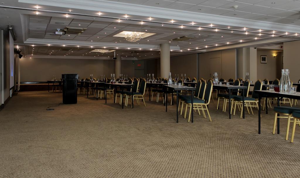 Hotel Le Vendome Cape Town Eksteriør bilde The conference room